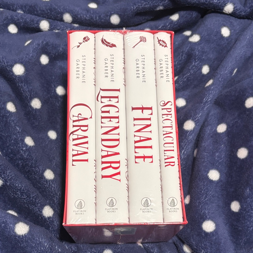 Stephanie Garber Caraval Holiday Edition Book Set